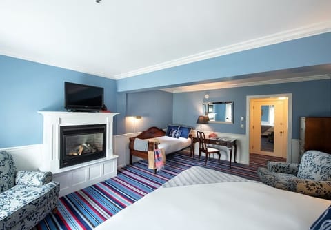 King size bed