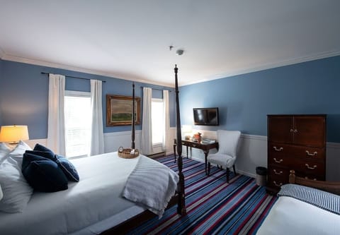 Queen size bed