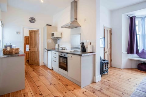 Sea Glass - 2 Bedroom Apartment - Manorbier (25696)