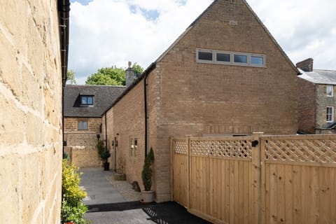 The Puzzle House - StayCotswold