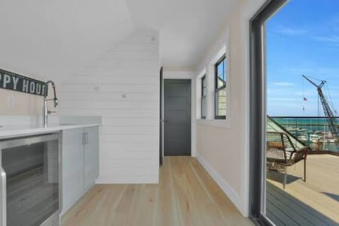 Unit 4 - Top Balcony