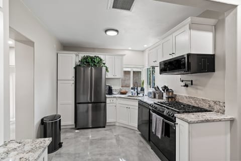 Full Kitchen with Appliances