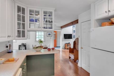 Indoors, Kitchen, Refrigerator, Home Decor, Microwave