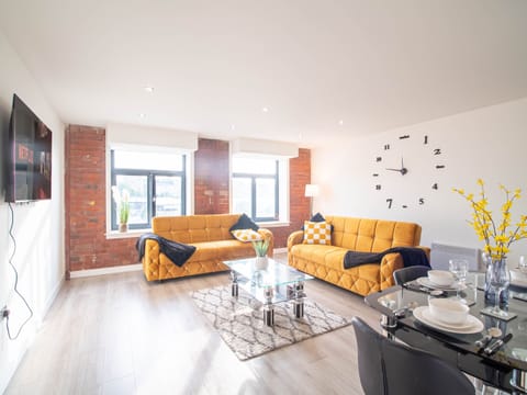 Living Room / Lounge