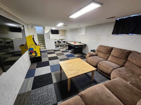 Basement - Included in every stay Game room