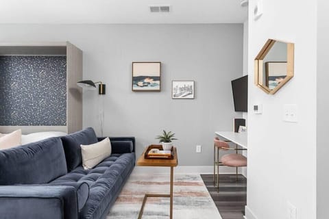 Walkable Studio Apartment in the Heart of Downtown