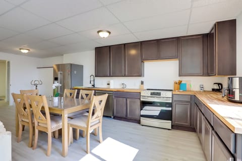 Kitchen | Trash Bags/Paper Towels