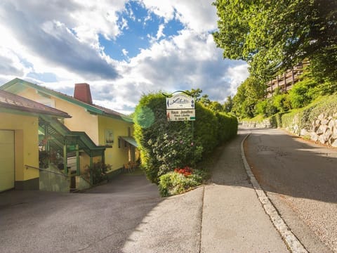 Gästehaus Libelle - Apartment with balcony and lake view Bed and Breakfast in Spittal an der Drau