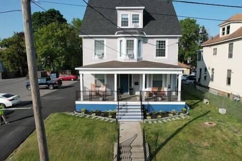 8c669775 0498 45a6 b738 b87578caeff0