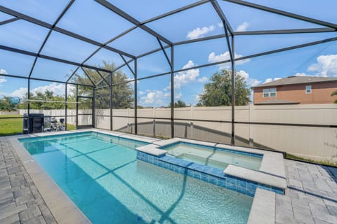 Haines City Vacation Rental | 4BR | 2BA | 2,000 Sq Ft | Half Step Required