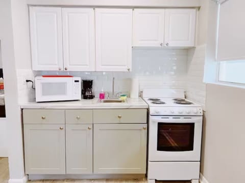 Step into the heart of culinary creativity in our modern kitchen—a space where style meets functionality. From sleek countertops to state-of-the-art appliances, it's a chef's paradise that invites you to savor every moment. 