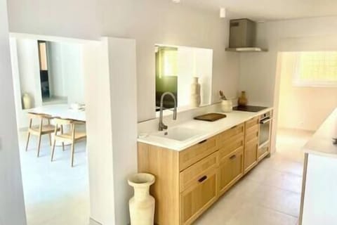 900669ad ae7e 4b9c b8fc d2c766b4ecb5