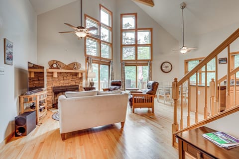 Basye Vacation Rental | 4BR | 3BA | Stairs Required | 2,076 Sq Ft