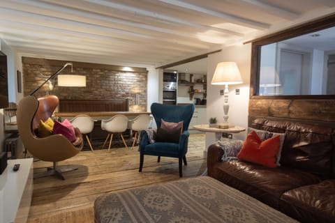 open plan sitting / dining