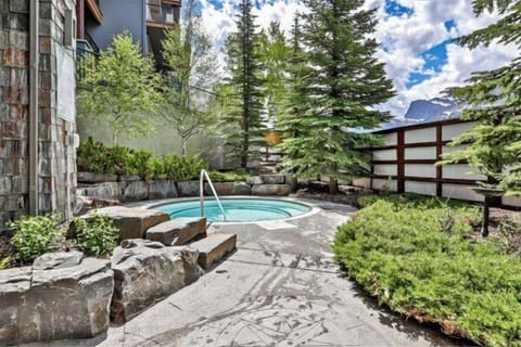 Hot Pool & Common Garden