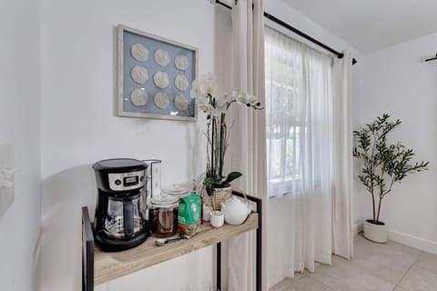 Coffee Bar! With regular and decaf (coffee & tea)