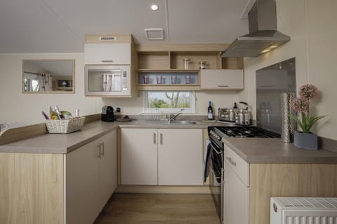 Fully equipped kitchen with modern appliances & Nespresso coffee machine