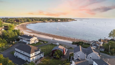 Welcome to Niles Beach House!