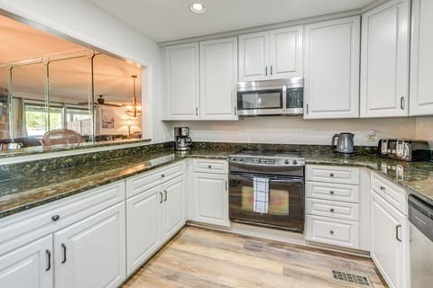 Kitchen | 1st Floor | Drip Coffee Maker | Dishwasher | Cooking Basics