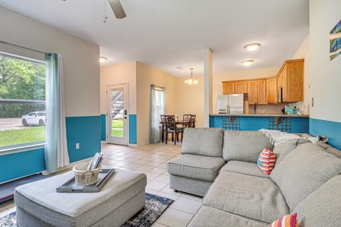 Biloxi Vacation Rental | 2BR | 2BA | 900 Sq Ft | 2 Steps Required