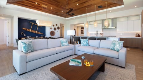 Great room with plenty of seating and Temperpedic King size sofa bed