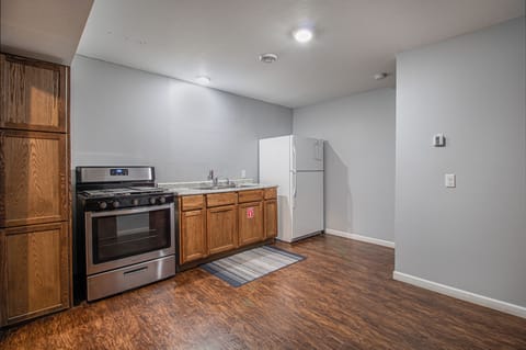 Downstairs Kitchenette to prepare/store food/bevs. for reunions/holiday meals
