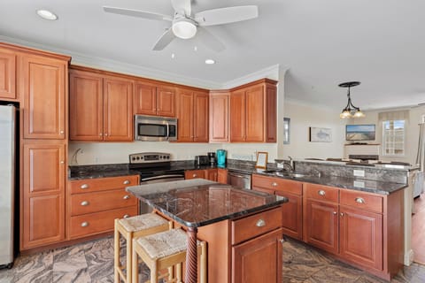 This kitchen has everything you could possibly want!