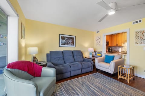 Comfortable seating for 5