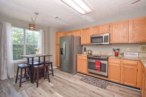 Breakfast Table/ Kitchen