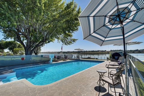 Moses Lake Vacation Rental | 5BR | 3BA | 2 Steps Required | 2,200 Sq Ft