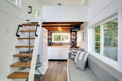 Defiance Vacation Rental | Studio | 1BA | 375 Sq Ft | Stairs Required
