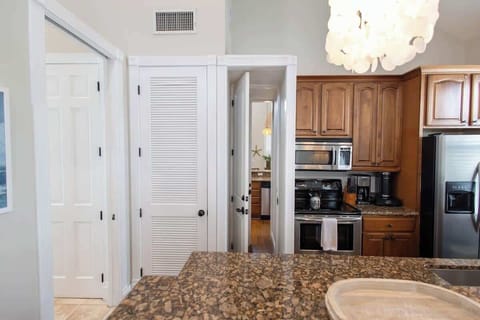 Sombrero Reef connects to Tortugas Harbor through the kitchen