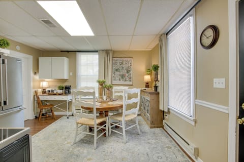 Dining Area | Dishware & Flatware Provided | Central A/C & Heat