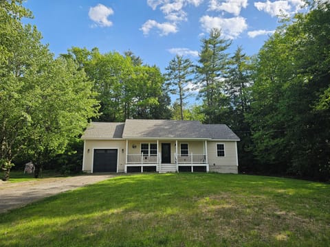 Cheerful 3-Bedroom Ranch near 3-Coastal Towns!