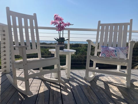 Relax in this newly renovated condo 
