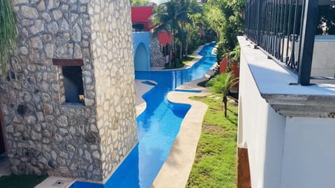 Piscina - tipo río perezoso
