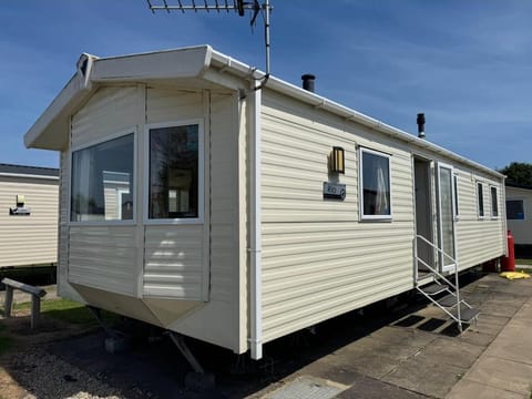 Create lasting memories with 2cHolidays at this 8 berth property located on Haven Skegness Holiday Park, where your dream family break begins just a short drive from the shore.