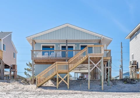 Chez Nous Oceanfront Exterior