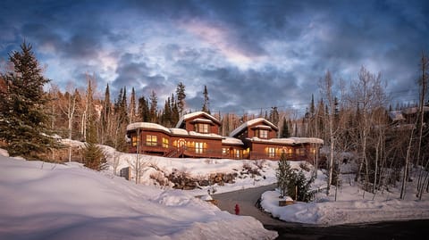 Welcome to Apex Lodge Grande