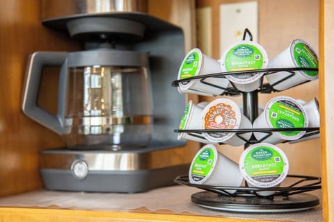 Window Wonderland's fully-equipped kitchen