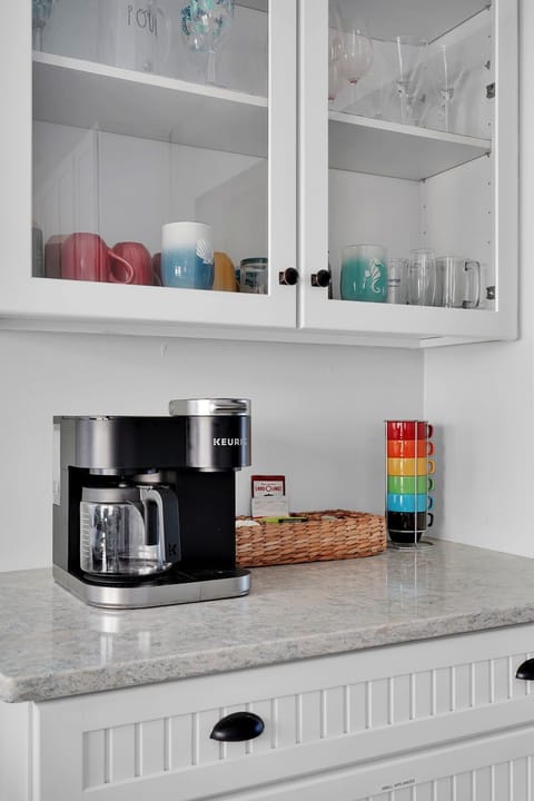 Coffee bar stocked with complimentary K cups 