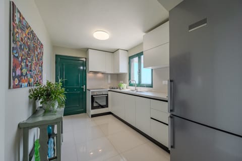 Gallery Apartment,near beach,shared pool, South Crete, Kitchen