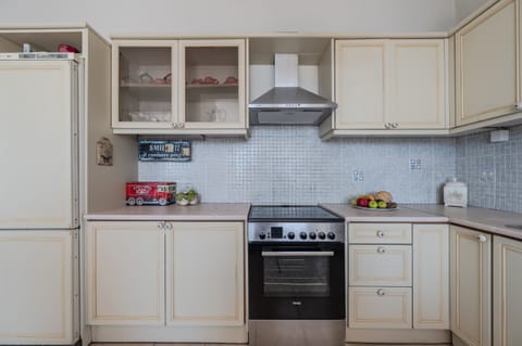 Gallery Home,near beach,private pool, South Crete, kitchen