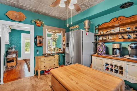 Charming kitchen with Keurig machine for coffee and so many more modern appliances!
