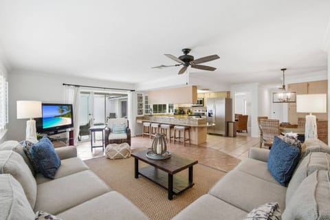 Plenty of room to spread out while still being together.