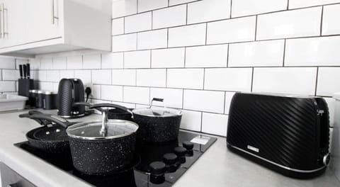 Say hello to convenient cooking for your stay with a range of utensils and crockery as well as WiFi, towels, bedding, iron, and ironing board. 