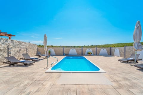 Private pool and terrace