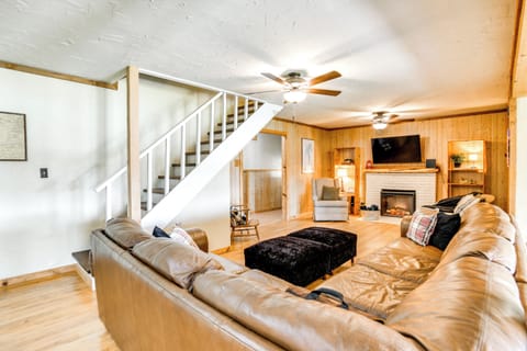 Sweetwater Vacation Rental | 4BR | 3BA | 2,600 Sq Ft | Step-Free Access