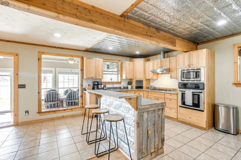 Kitchen | Blender | Spices | 1st Floor