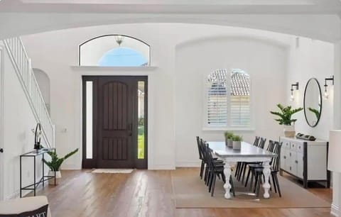 Welcome to our newly remodeled luxurious 5-bedroom, five 1/2-bathroom home House in Marco Island